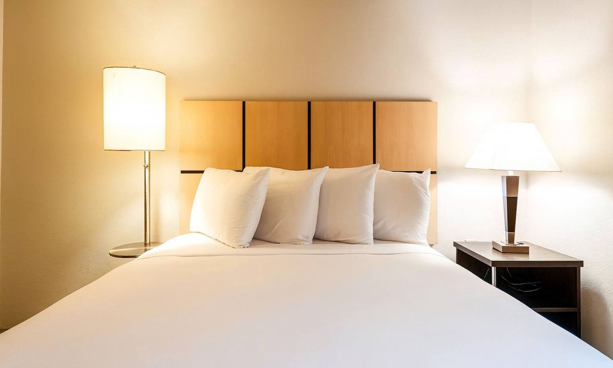 Fossil Creek Resort | Chic Urban Getaway | Free Parking | Near Buffalo Ridge Park - 1.6 miles