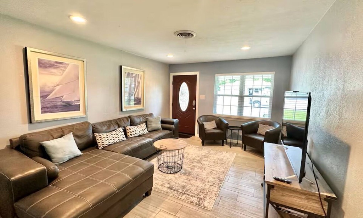 Richland Hills House | Children and Pet Friendly/EV Charger/Wi-Fi/Fenced