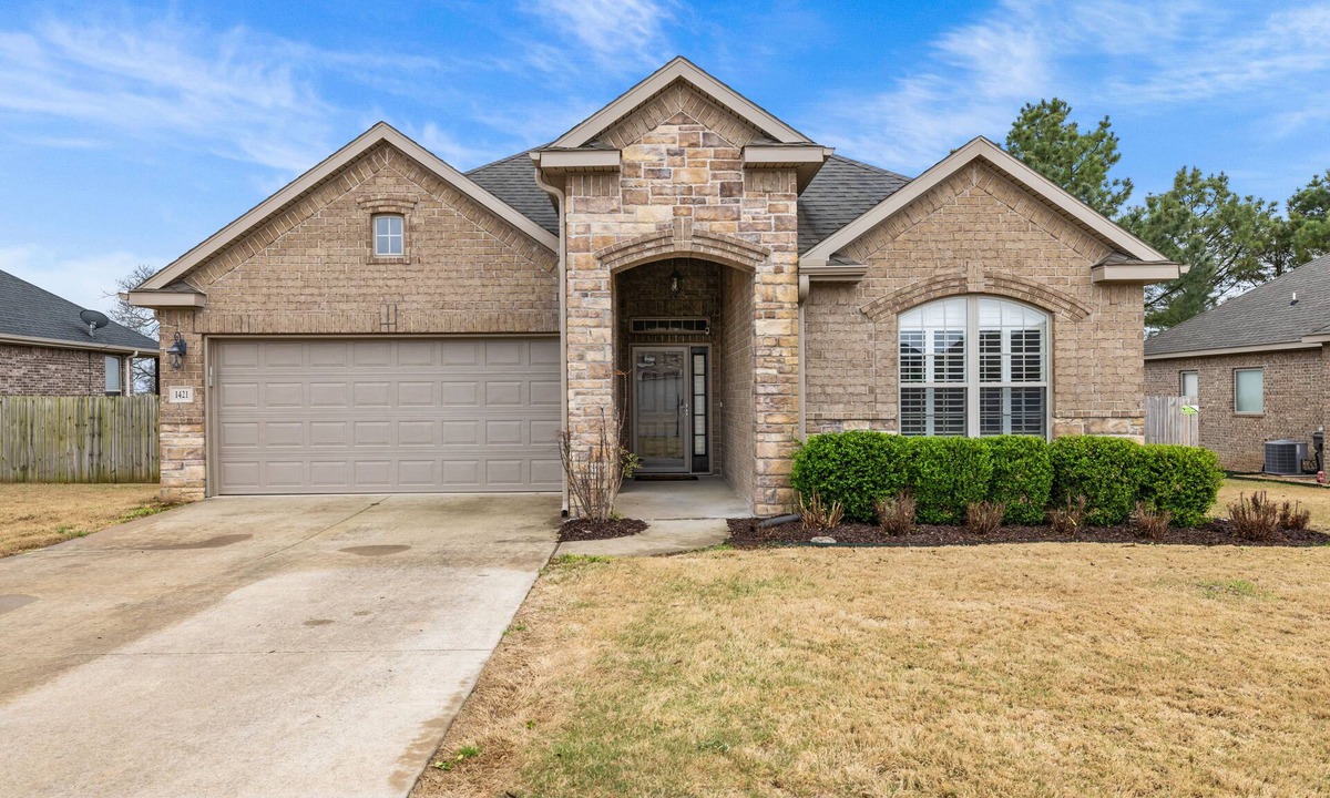Cave Springs House | Clean Private House - 3 Miles From Pinnacle Hills, 5 Miles From XNA