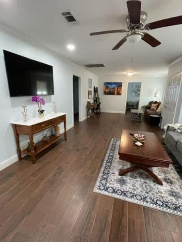 Highlands - Perkins House | Close to LSU & Health District 3BR 2BA whole House