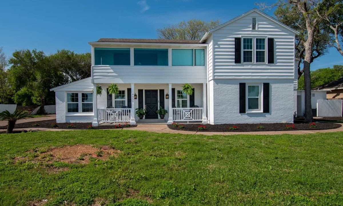 Bay Area House | Coastal Elegance Unveiled