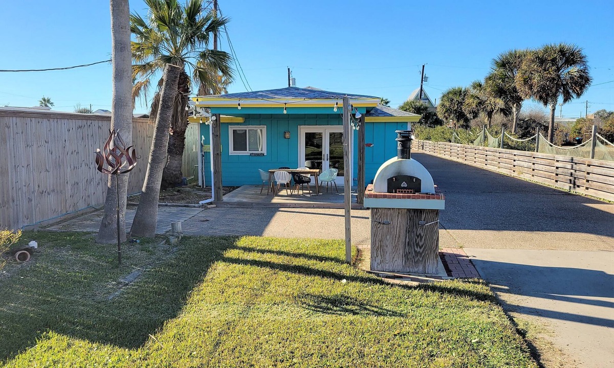 Old Town Cabin | Coastal Lodge-4 BR/2 BA, Dogs OK, In-Town and Close to the Beach!