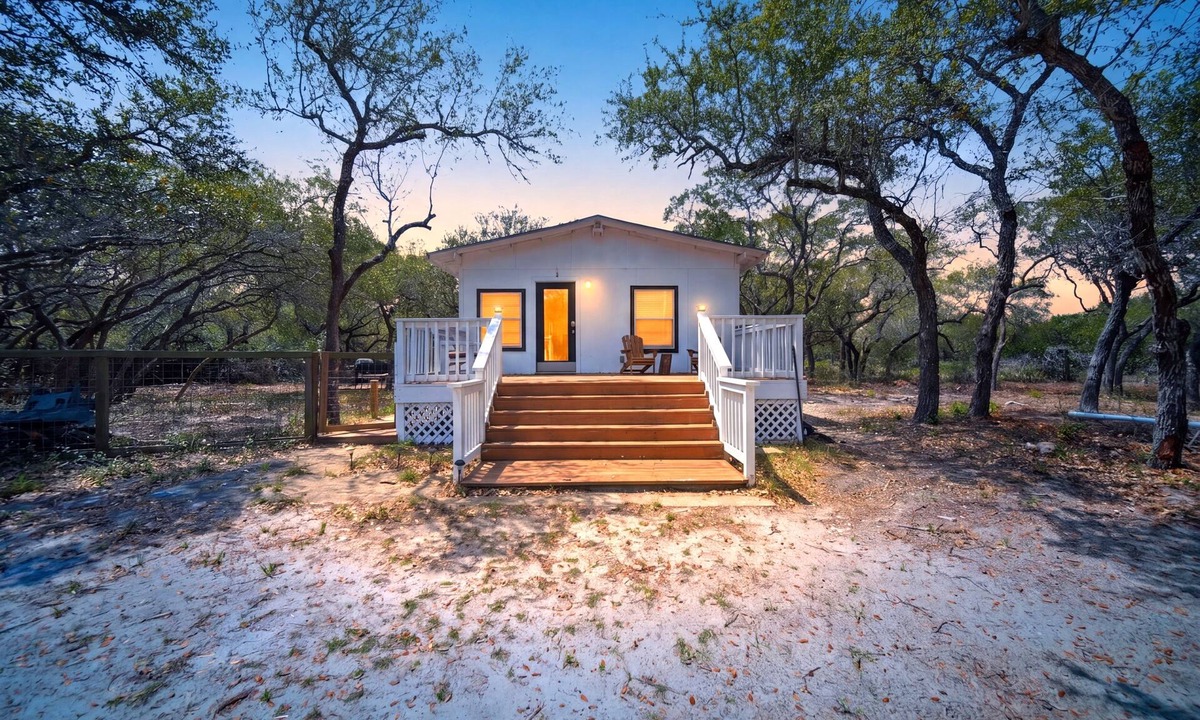 Fulton Cottage | Coastal Solitude: Your Private 1-Acre Sanctuary in Rockport
