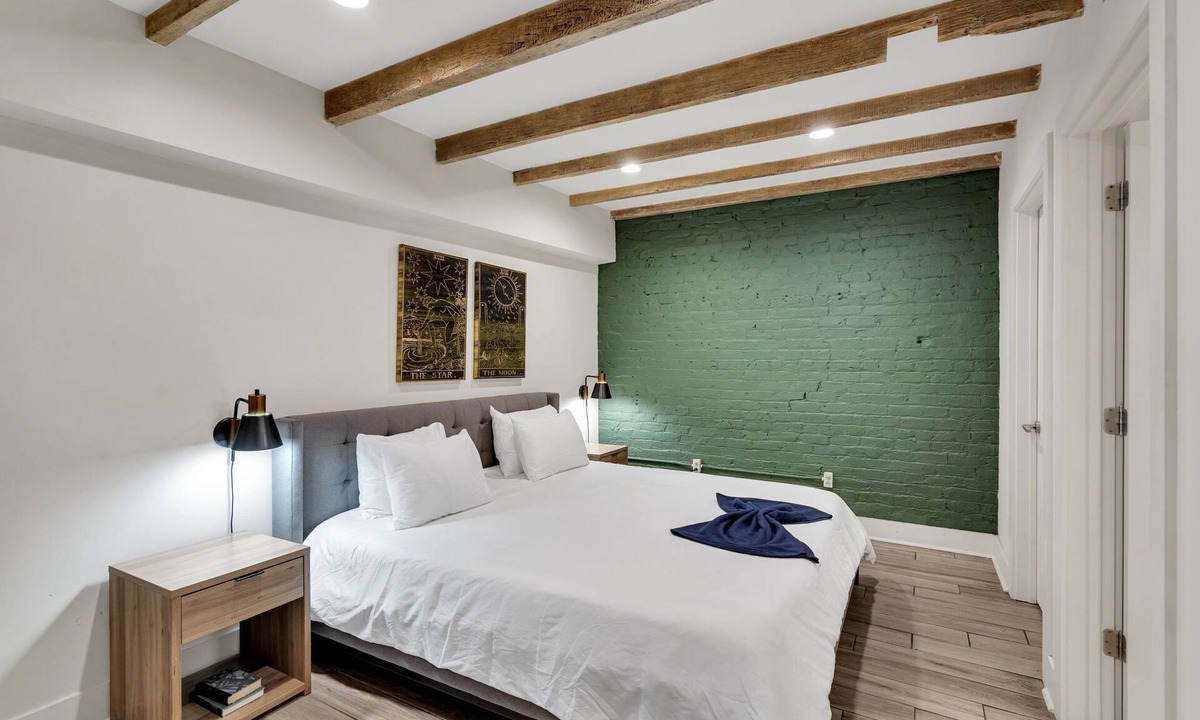 Faubourg Marigny Hotel | Colorful Stay across French Quarter & Frenchmen
