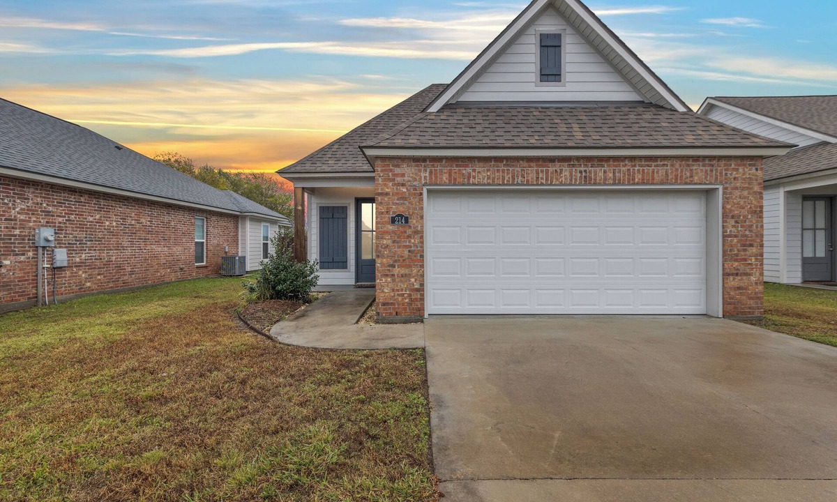 Milton House | Comfort & Convenience Near Youngsville Sports Complex – 3BR Home Sleeps 6