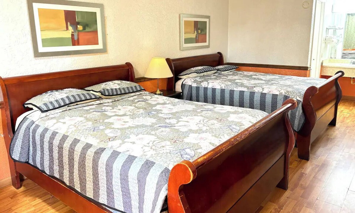 Victoria Hotel | Comfortable Room w/Free Parking, Near Victoria Attractions!