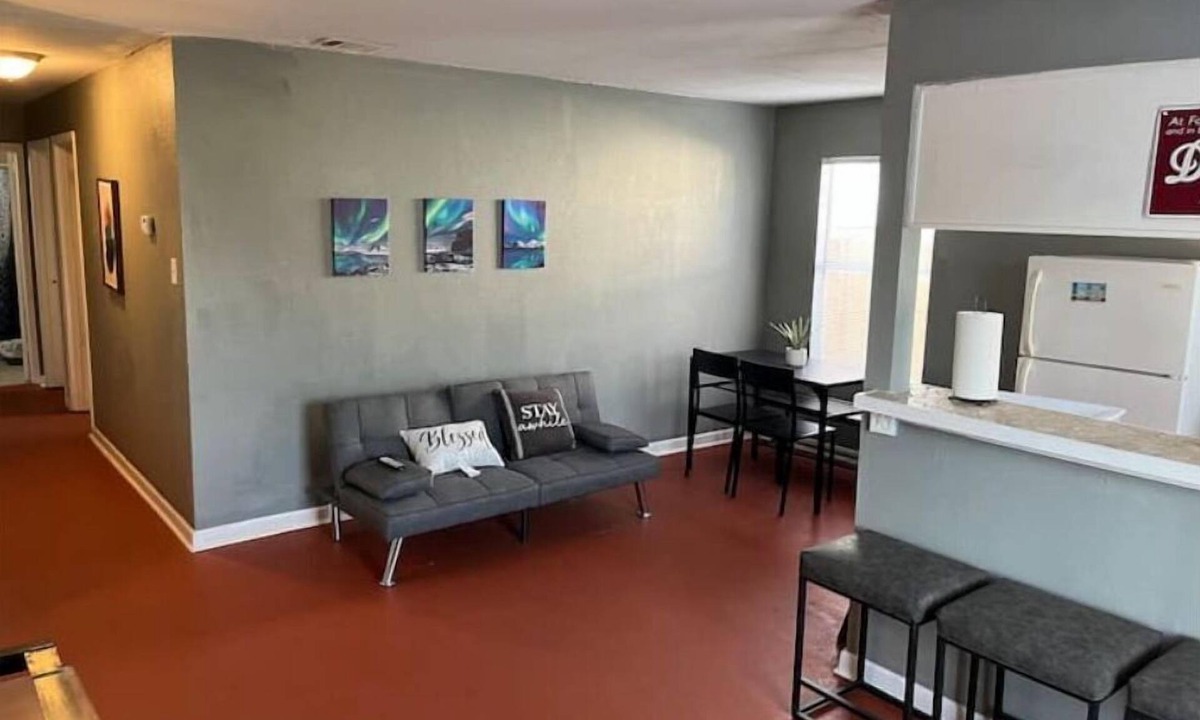 Pecan Valley House | Comfy casa Duplex by Southside Lions