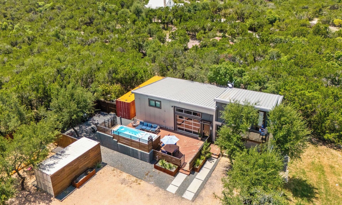 Dripping Springs House | Contemporary Country Style Gem w/BBQ & Games Room