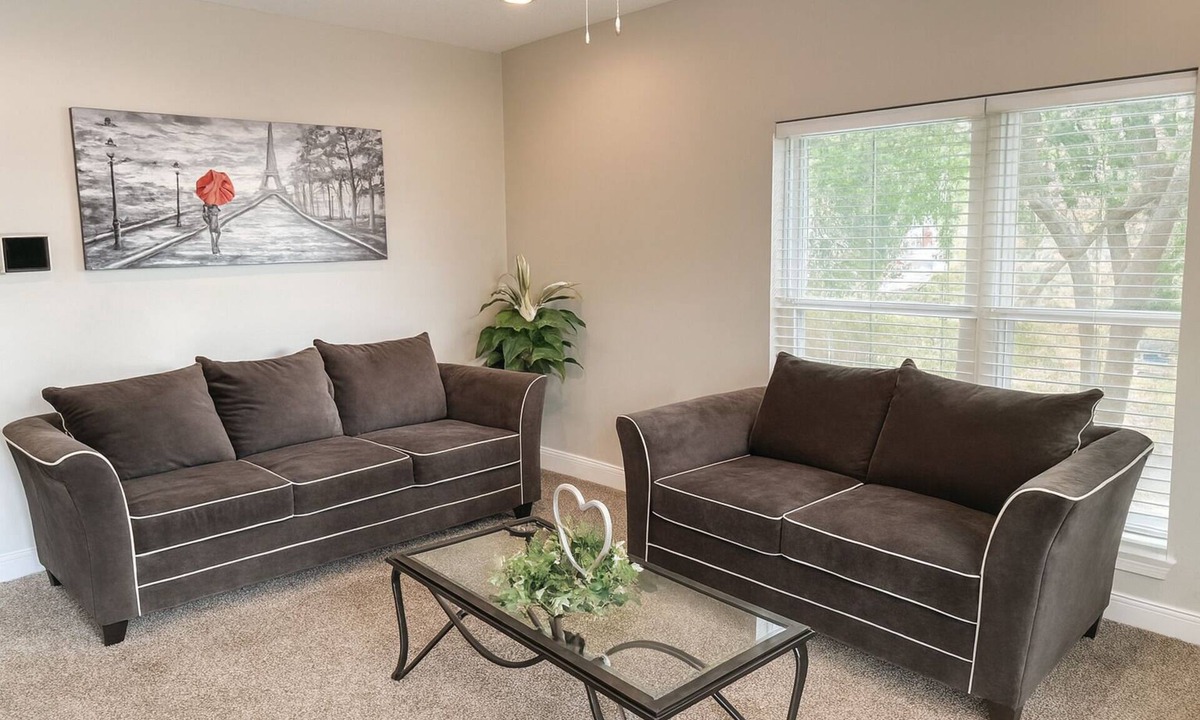 Kreole Apartment | Contractor's Choice · 3BR · Near Ingalls/Chevron