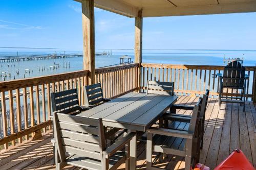 Rockport House | Copano Bay Waterfront Private Dock Family Fishing