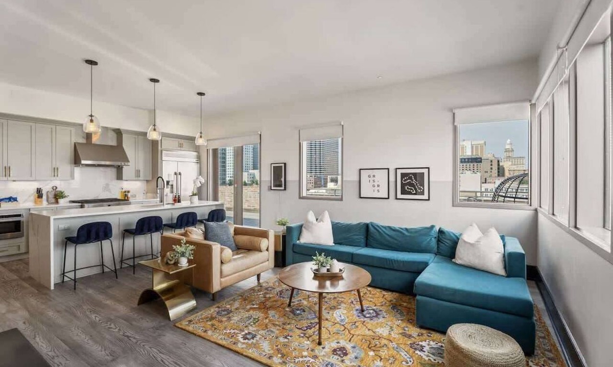 Central Business District Hotel | Corner Penthouse w/Private Balcony- Hotel