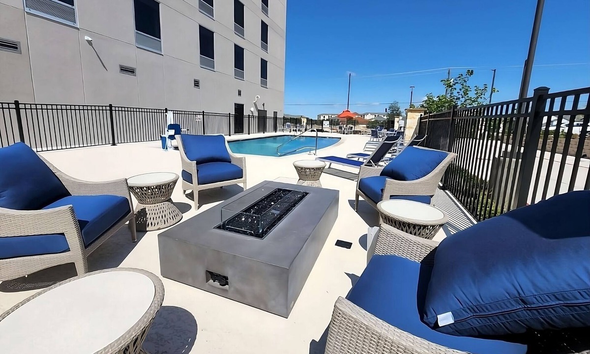 Pflugerville House | Couple Stay Just Minutes from Town | Outdoor Pool + Free Breakfast