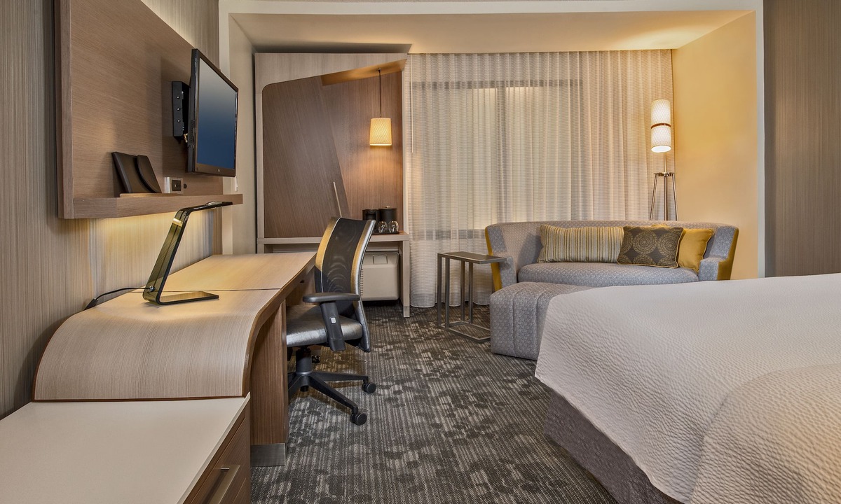 Houston Hotel | Courtyard by Marriott Houston Intercontinental Airport