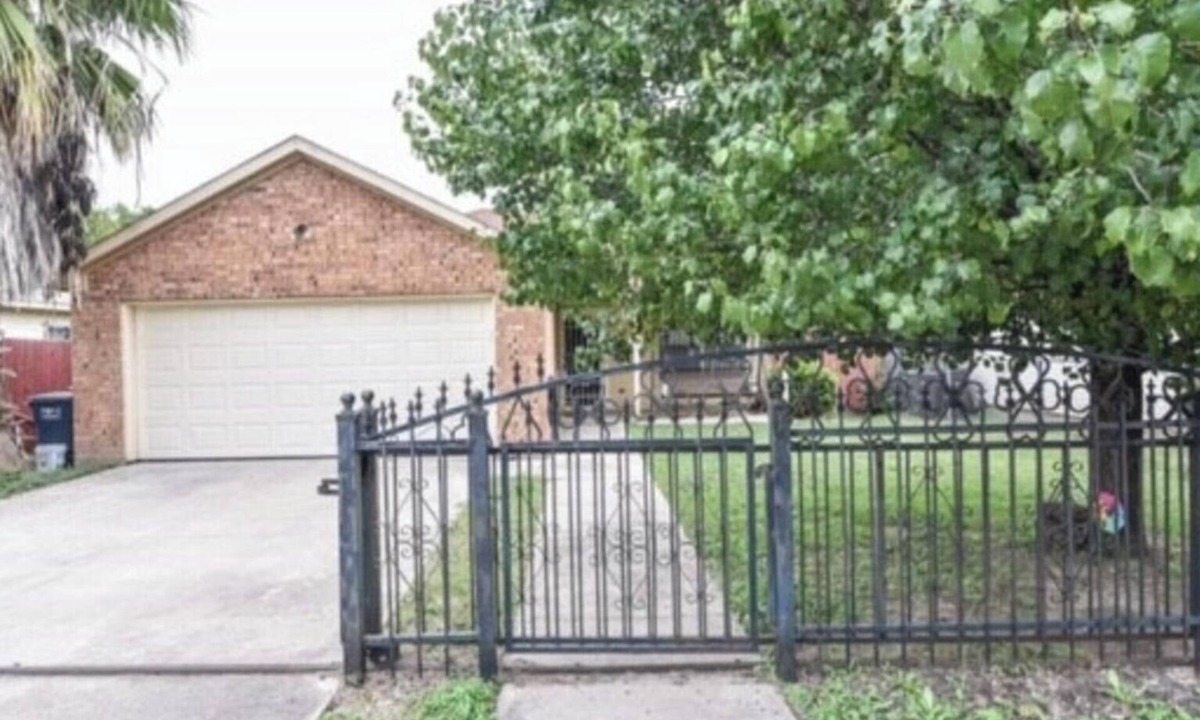Fort Worth House | Cowtown Casa ~ Stockyards, Fort Worth TX ~