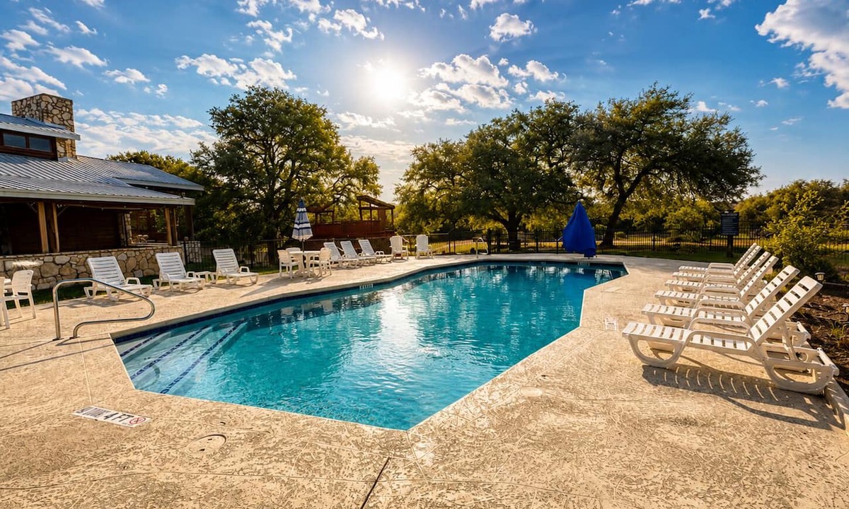 La Hacienda Estates Cabin | Cozy 1 bedroom 1 bath with loft tiny home 2 pools & hot tub Lake Travis