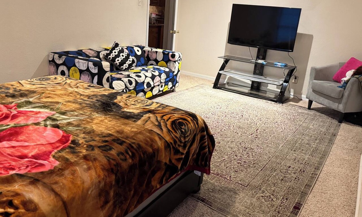 Colleyville House | Cozy 1-bedroom house in adorable Colleyville with AC