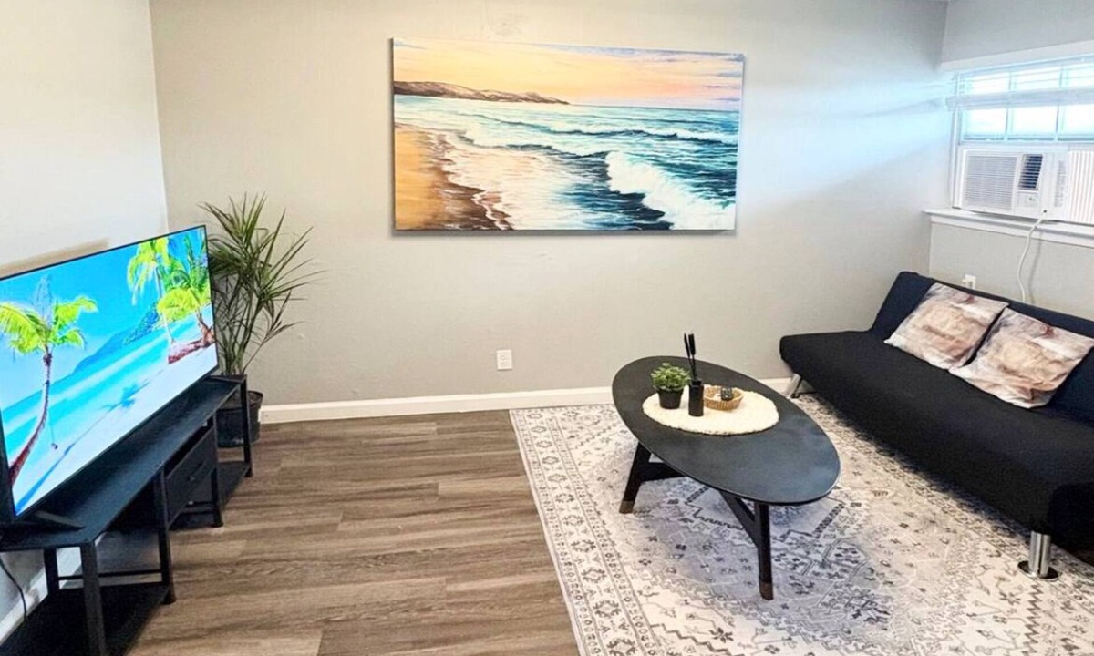 St. Johns Apartment | Cozy 1BD/1BA In North Central Austin, Next To I35, 15 Minutes To Downtown