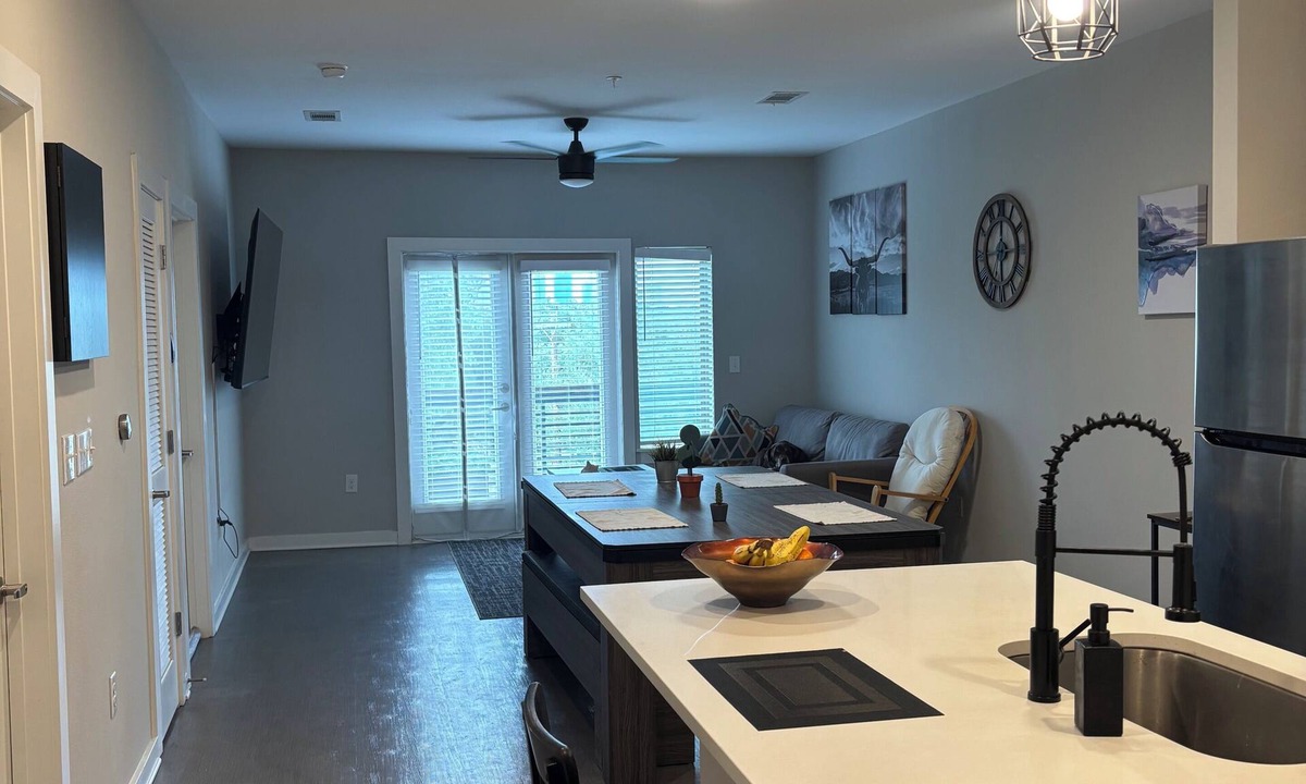 South Lamar Condo | Cozy 2-bedroom condo with AC in brilliant Austin location