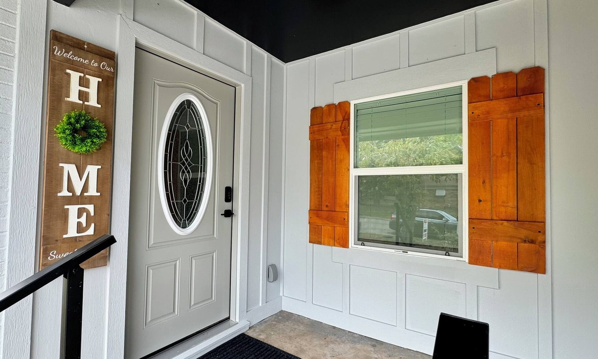 Greenville House | Cozy 3-bedroom house in Greenville Great location!Close to everything !NEW!