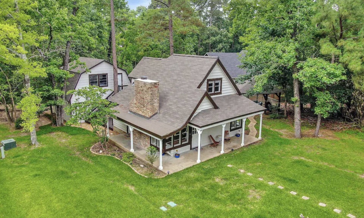 Cape Royale Cottage | Cozy Bavarian Style Cottage