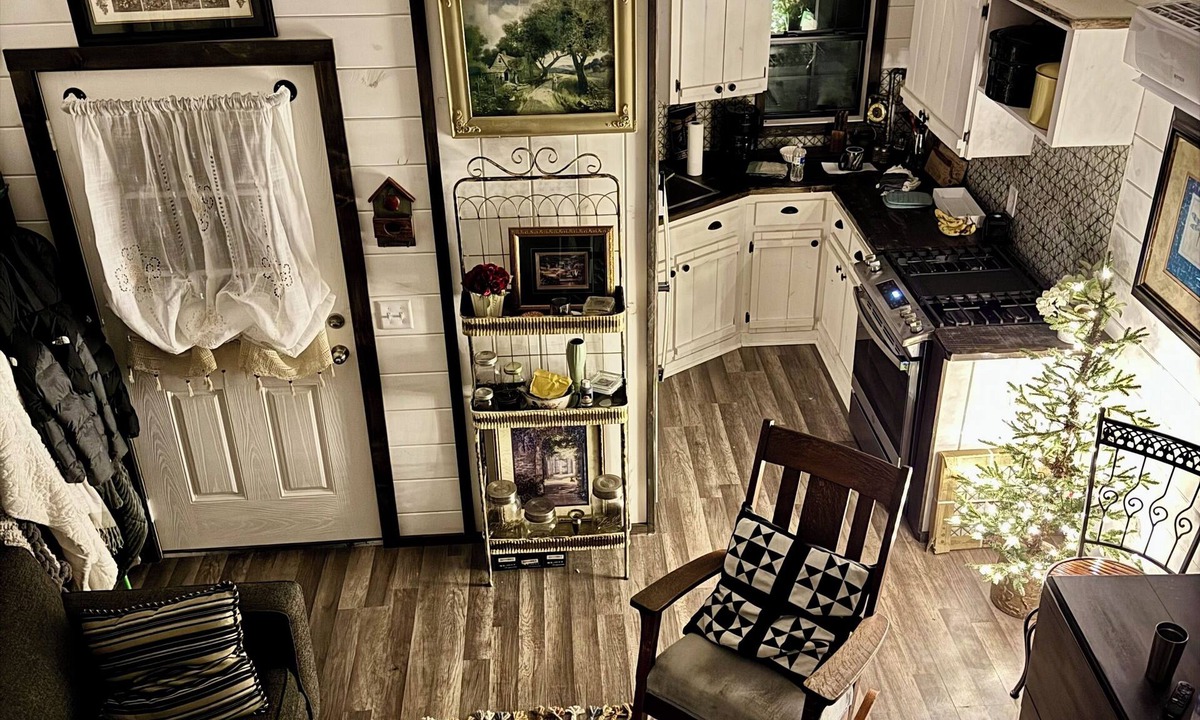 Antlers Cabin | Cozy Forest Cabin - Relax. Recharge. Repeat. Closer than Broken Bow is to Dallas