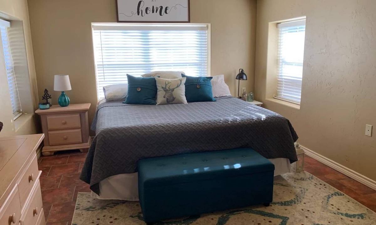 Hunt House | Cozy hill country retreat steps away from Guadalupe River