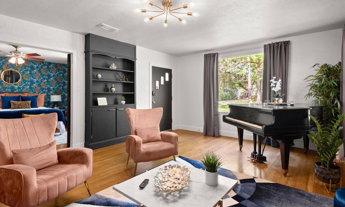 Highlands - Perkins Apartment | Cozy Home w/fenced yard! 2BR Steps From LSU