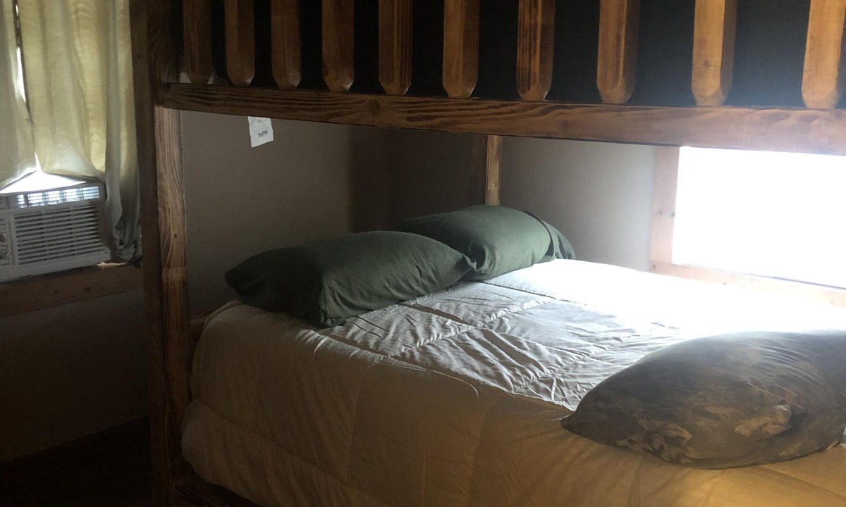 Chatham House | Cozy house close to public boat launch.