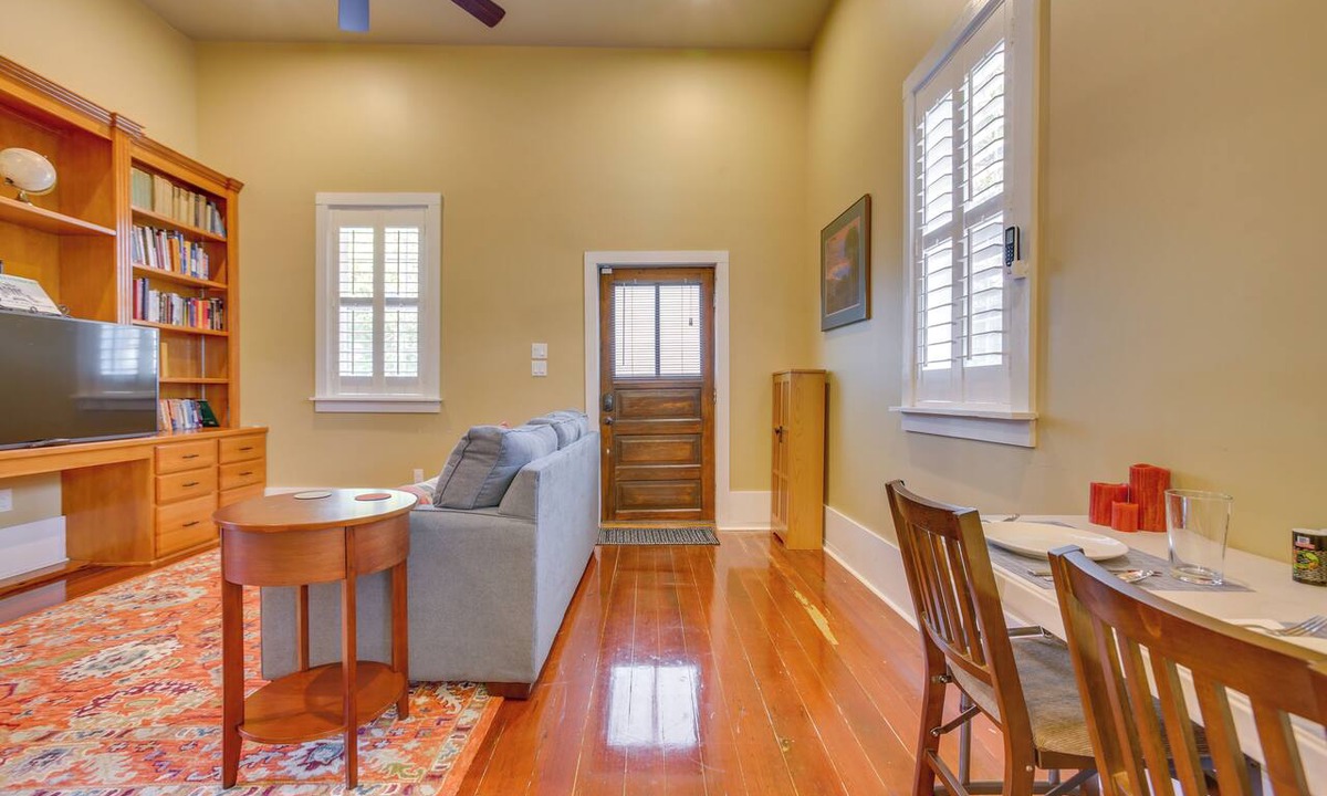 Uptown Historic District Apartment | Cozy New Orleans Getaway Near Magazine Street!