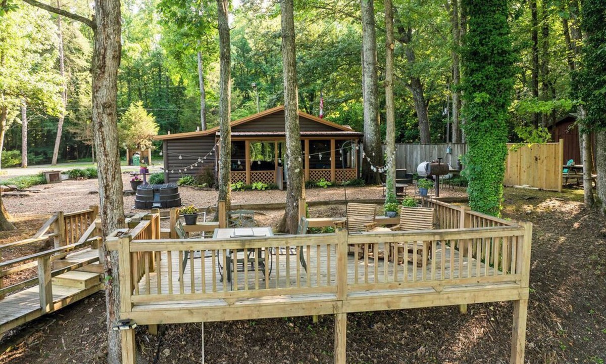 Heber Springs Cabin | Cozy Riverfront Cabin with Private Dock