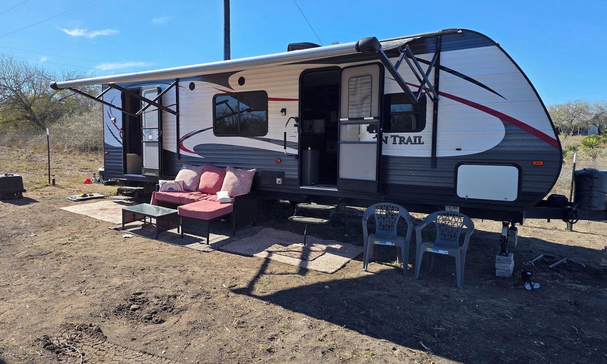Dinero House | Cozy RV in peaceful Sandia with WiFi, AC,Lake Corpus Chrisit Access nearby
