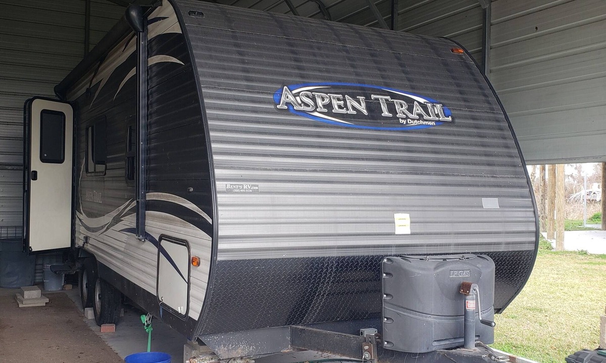 Theriot House | Cozy RV with WiFi and AC in charming Theriot