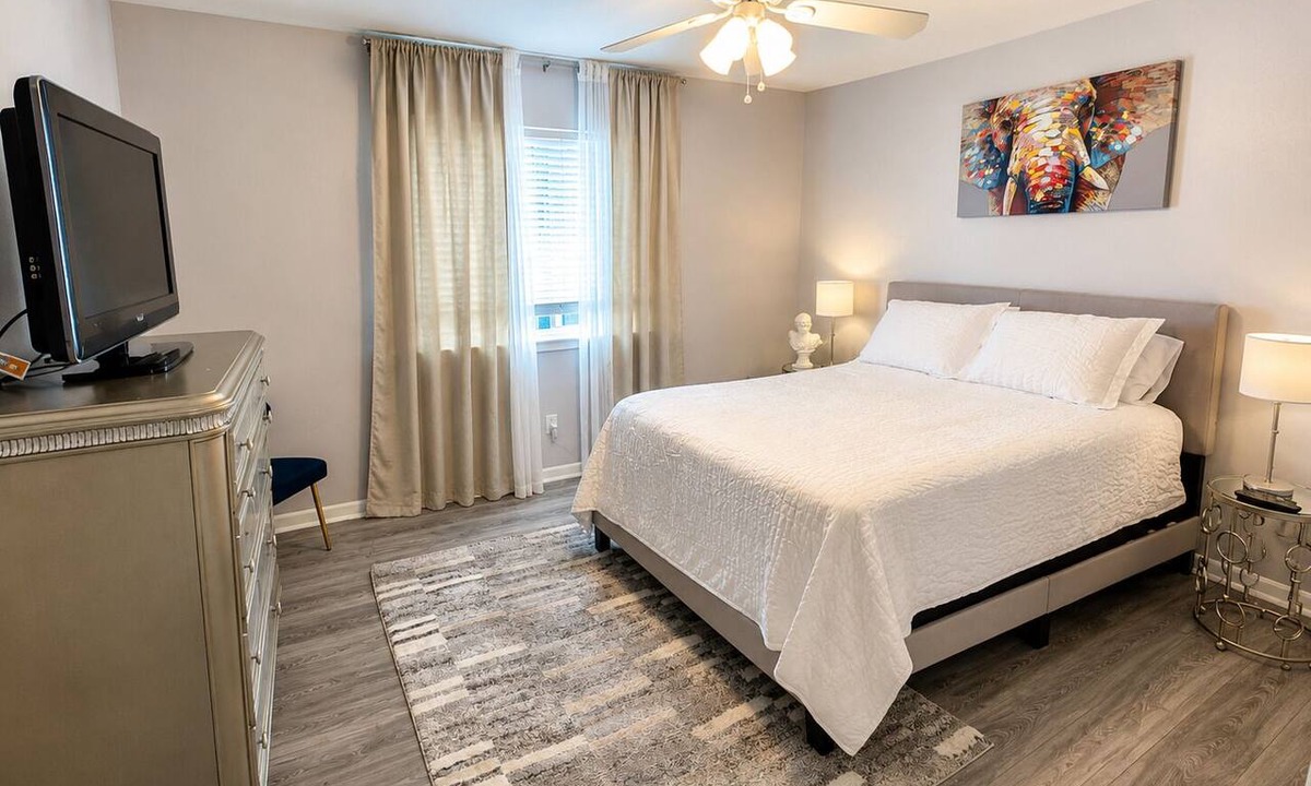 Springlake Condo | Cozy/Safe 1-bedroom condo in Shreveport with Fast-WiFi