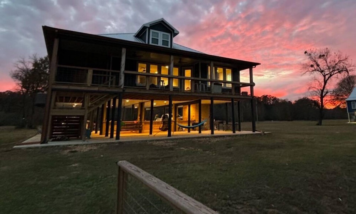 Nashville Cabin | Crater of Diamonds, Murfreesboro, Trout Fishing, Float Trip, near Lake Greeson