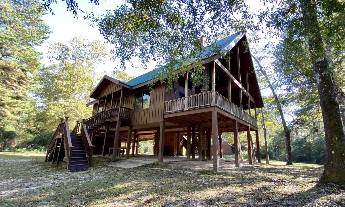 McNeill Cabin | Creekside Cabin #2 “The Lodge”