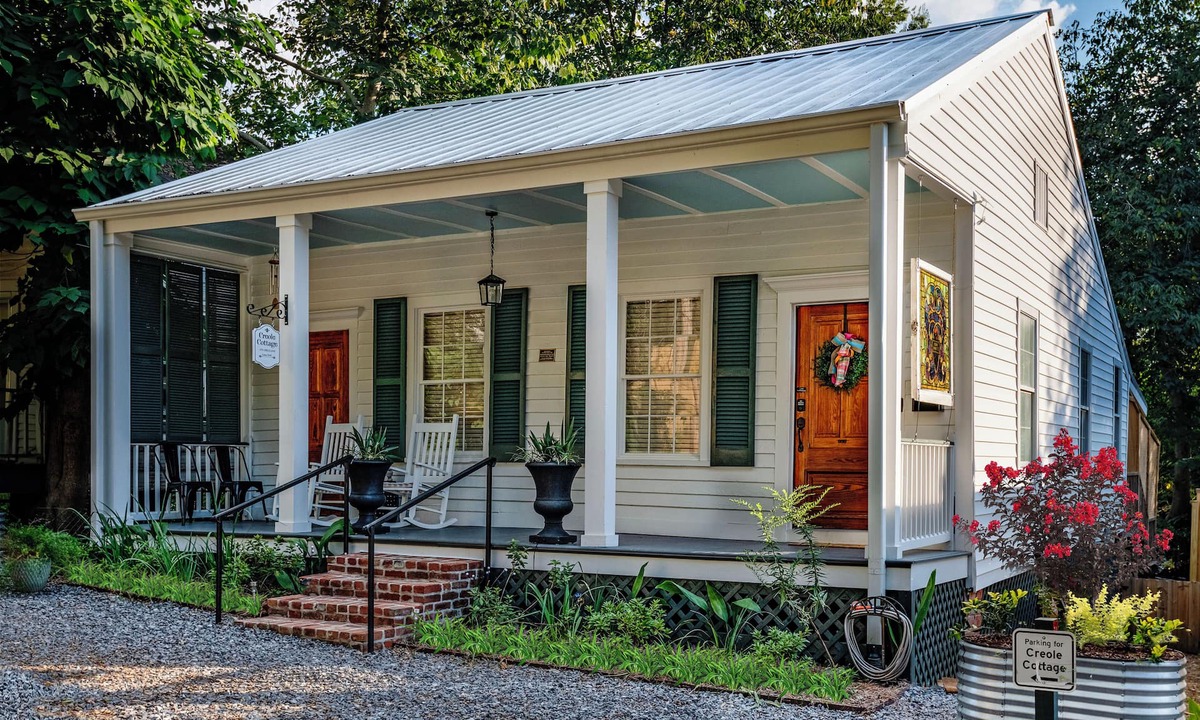 Natchez Cottage | Creole Cottage | 2/1 | Pet Friendly w/Fee, Walk to Downtown, Grill, Washer/Dryer