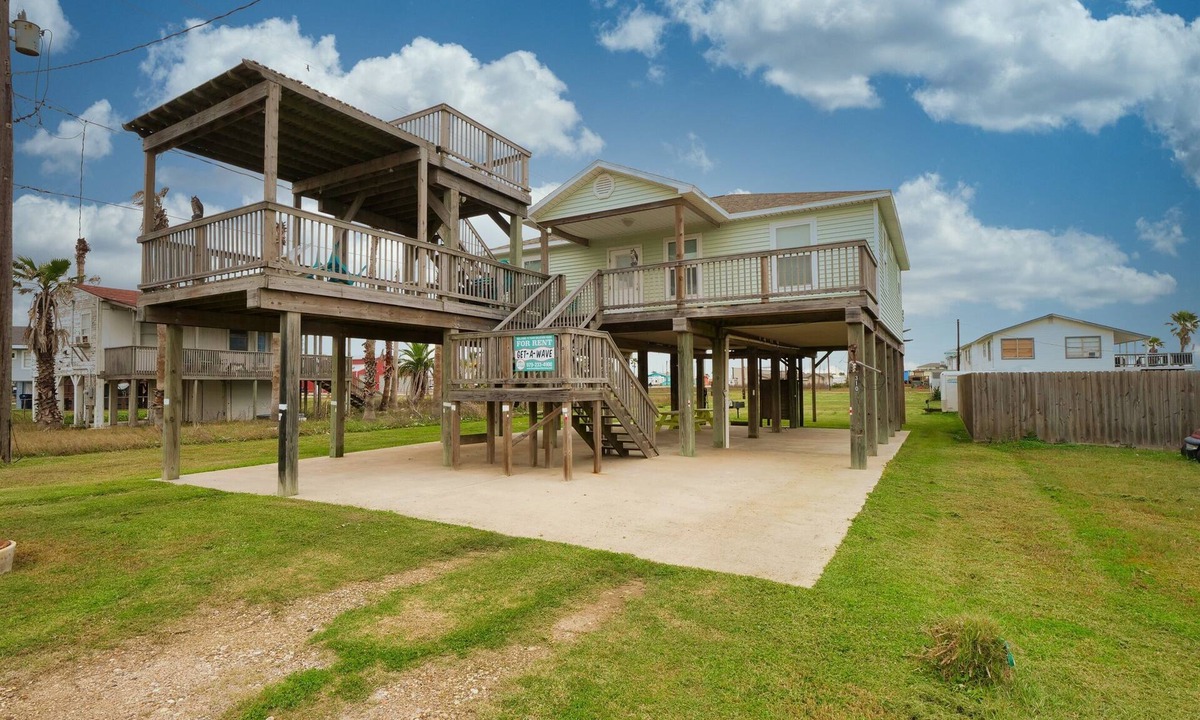 Surfside Beach House | Decks Galore Gulf Views As Far As The Eye Can See