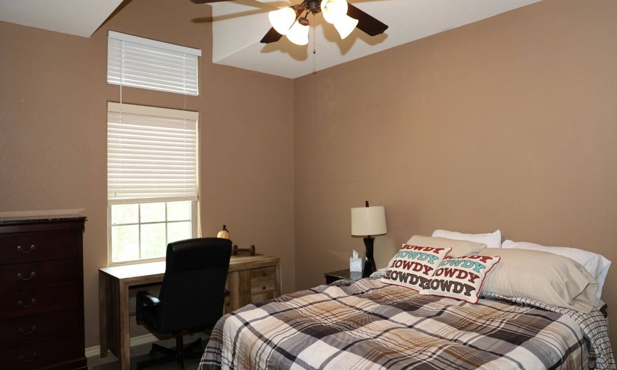 Wellborn House | Delightful 4-bedroom townhome in College Station, only 2.5 miles from campus