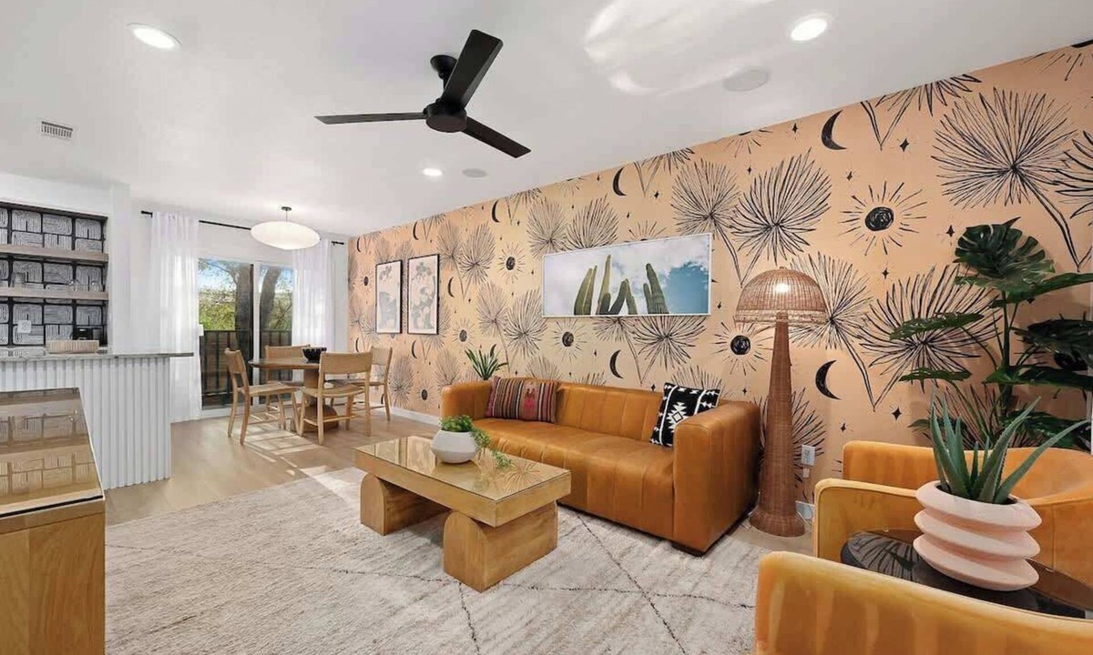 Westfield House | Designer Duplex | Pool, Fire Pit, Near UT Football