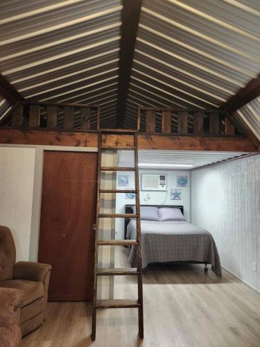 Fayette County Ski Chalet | Dodo's Place on 22 acres outside of Smithville, TX