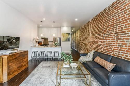 Central Business District Apartment | Downtown 6 Condo Combo 12BR 12BA