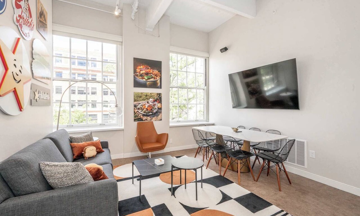 Central Business District Apartment | Downtown Cincinnati 2BR Suite, Walk to Reds & Taft
