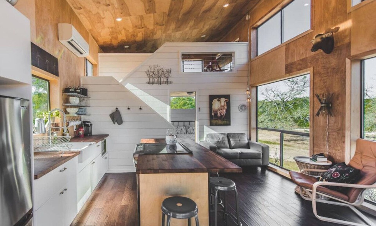 Dripping Springs House | Driftwood ↠ Hill Country cabin w Loft & Light & Pickleball