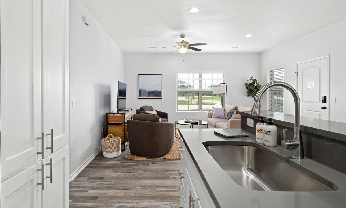 Dripping Springs Condo | Dripping Springs Silver Creek Condos Thornton B- 2 Bedroom, 1st floor