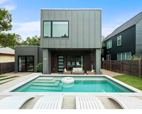 Chestnut House | East Austin Oasis - Pool - Grill - Modern 4BR Home