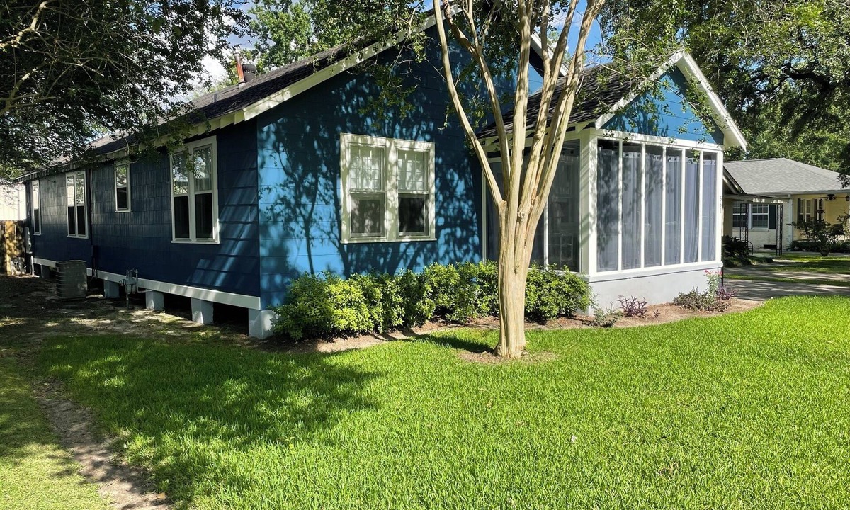 Mid City South House | Eclectic 3-bedroom home in exciting MidCity filled with local art!