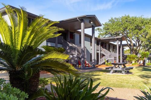 Fulton Hotel | Econo Lodge Inn & Suites Fulton - Rockport