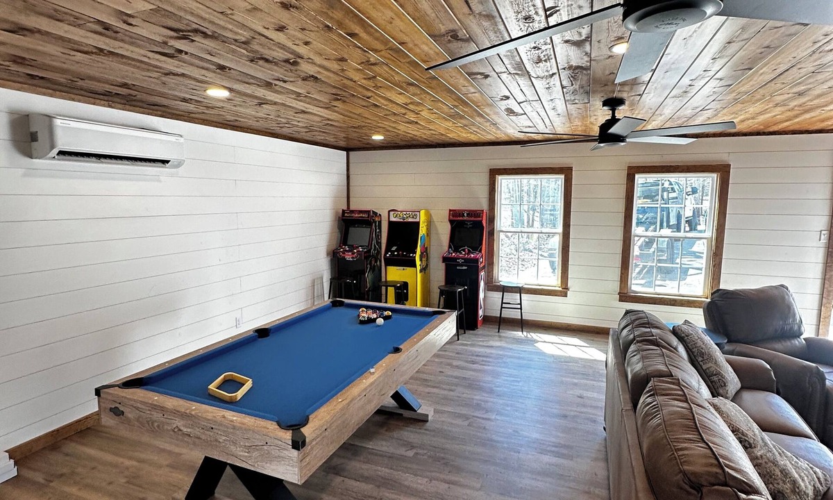 Kirby House | Edgewater at Lake Greeson – Family Retreat w/Game Room & Theater