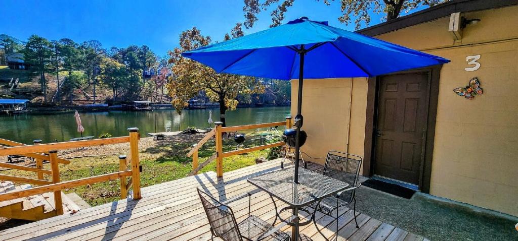 Mid America House | Edgewater Resort on Lake Hamilton