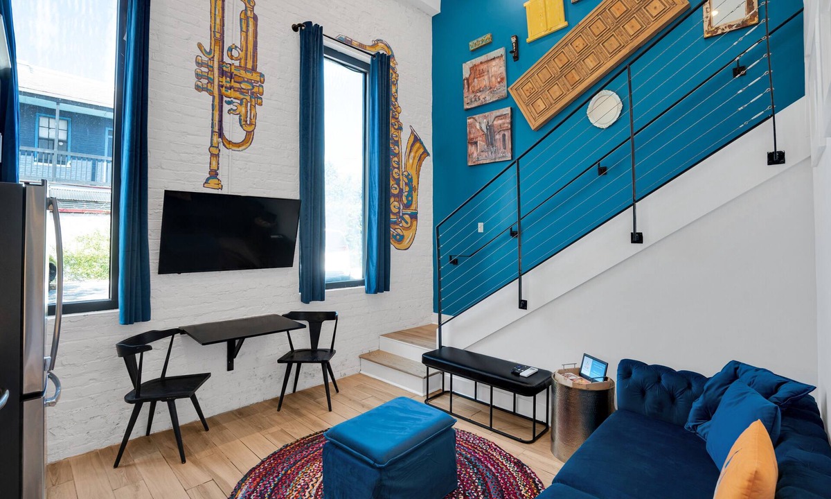 Faubourg Marigny Hotel | Elegant 2BR near French Quarter with FREE parking. Steps to Frenchmen Street jazz.